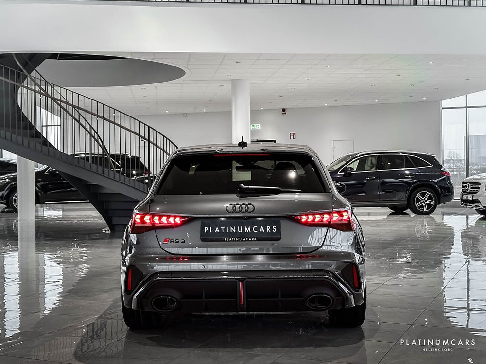 Audi RS3 SPORTBACK 400HK / SV.SÅLD / SKALSTOL / KOLFIBER