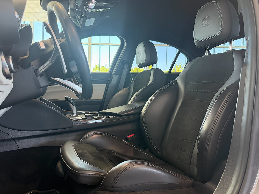 Alfa Romeo Giulia Quadrifoglio 510hk / H/K / Navi / Kolfiber / B-Kamera