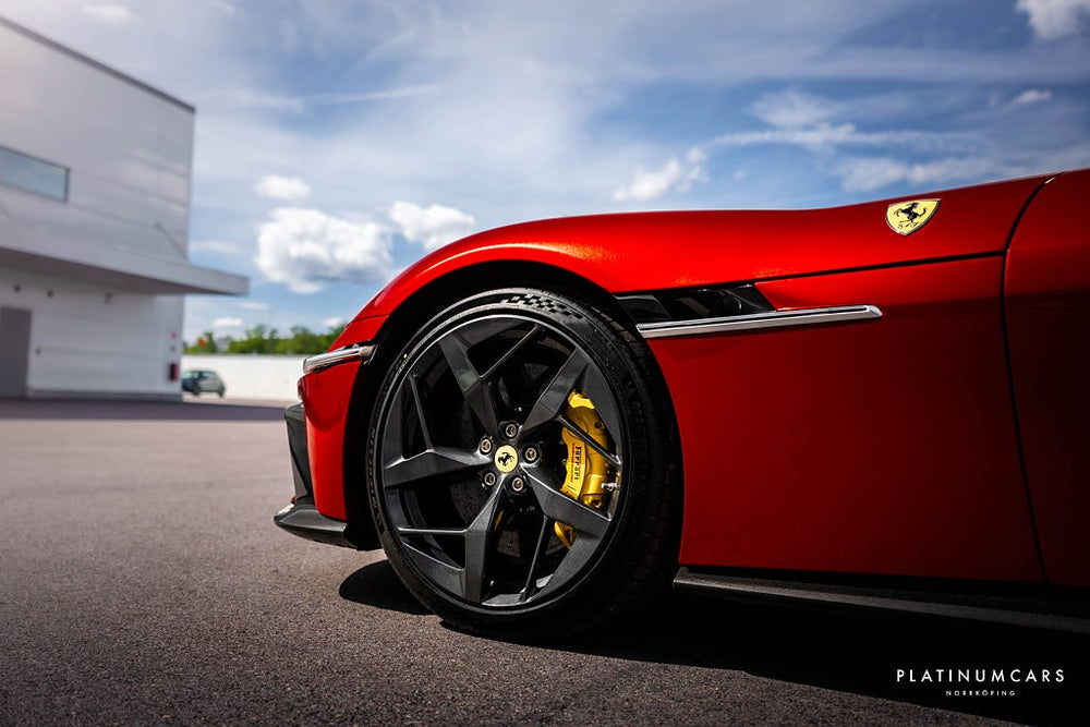Ferrari 12Cilindri 2026 / ROSSO MAGMA / V12 / CARBON / PANORAMA / LEASEBAR