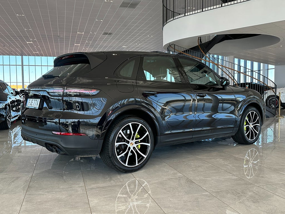 Porsche Cayenne E-Hybrid 462hk / Navi / Luftfjädring / Pano / Chrono