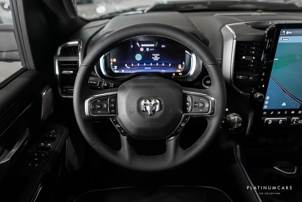 RAM 1500 Laramie Night Premium 2025 / NYA MOD/LEASEBAR