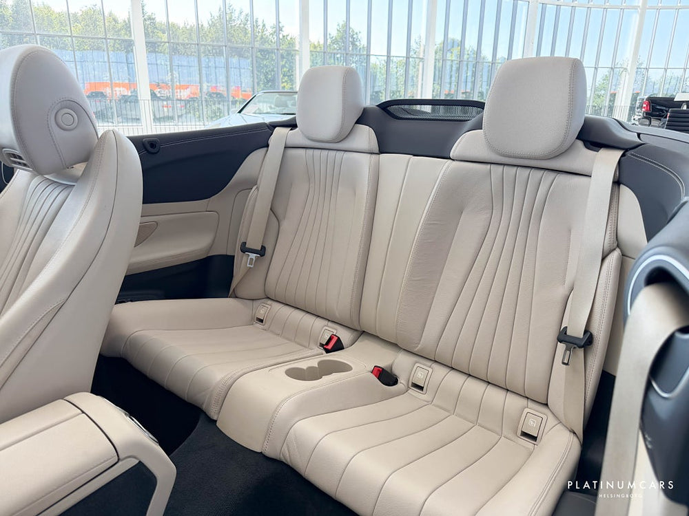 Mercedes-Benz E 300 Cab AMG 258hk / Night / Sv.såld / Massage