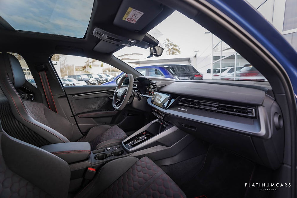 Audi RS3 Sedan Q 400hk 2025 / 14MIL / LEASEBAR / Skalstolar