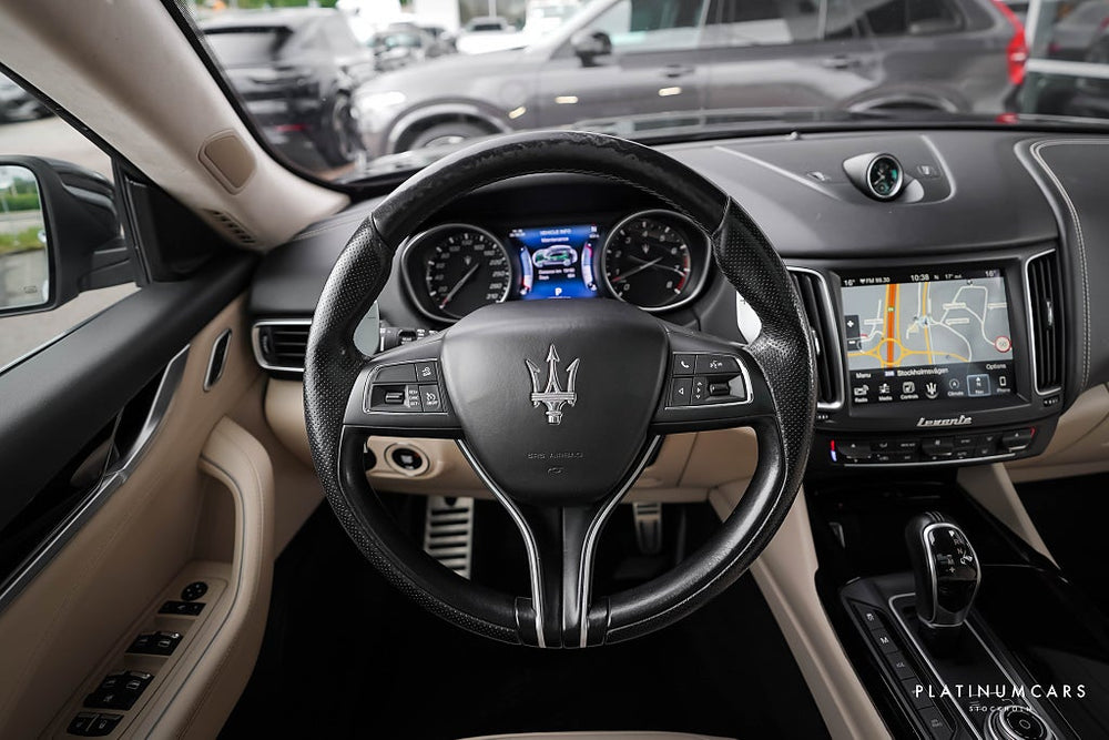 Maserati Levante S 430hk / Sv.Såld / Premium / Pano