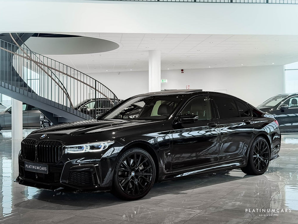 BMW 745e Steptronic M-Sport 394hk / Sv.såld / HUD / H&K