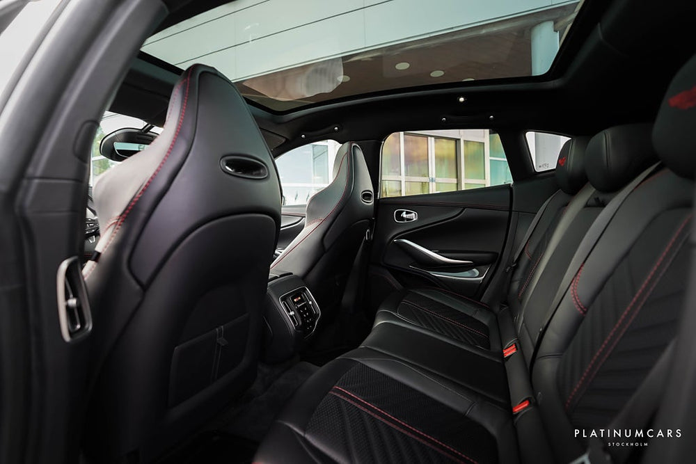 Aston Martin DBX707 707 4.0 V8 707HK / LEASEBAR / Carbon / Sv.Såld