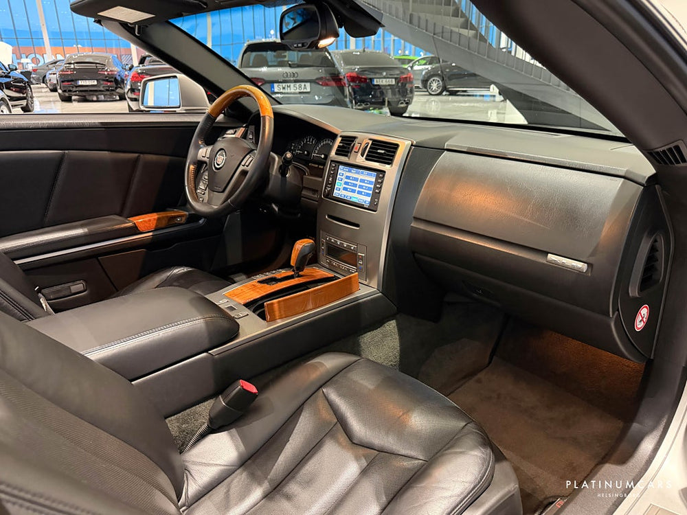 Cadillac XLR 4.6 V8 Hydra-Matic 320hk / Låga mil