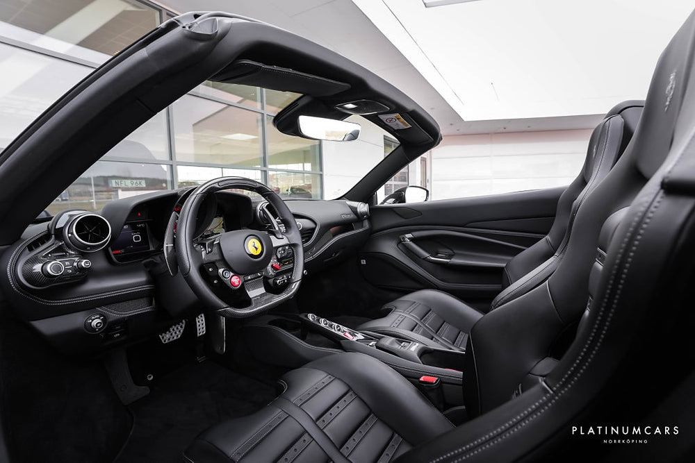 Ferrari F8 Tributo Tributo Spider 720hk / SPEC / Kolfiber  / Låga mil