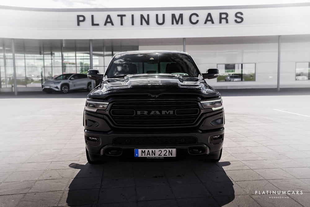 RAM 1500 Limited Night Rambox Tailgate V8 HEMI / LEASEBAR