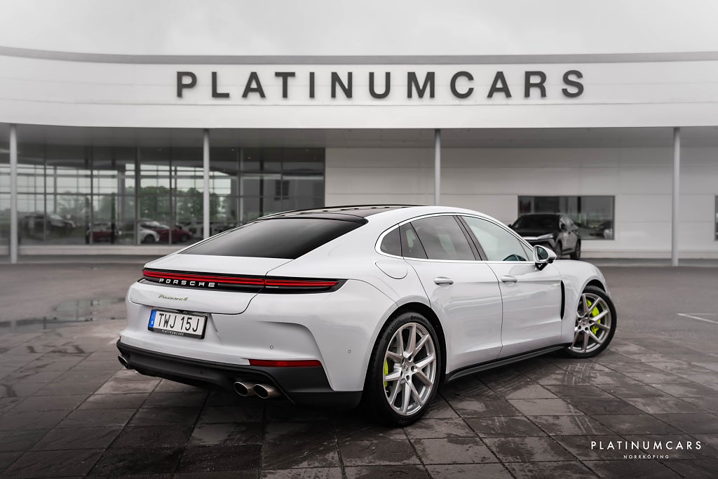 Porsche Panamera 4 E-Hybrid PDK 470hk 2024 / Pepita / Sv.såld