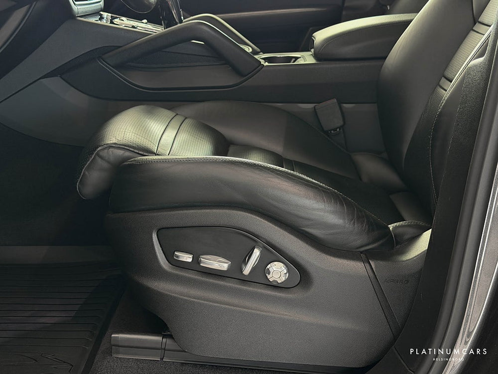 Porsche Cayenne E-Hybrid TipTronic S 462hk / Sv.såld / HUD / BOSE