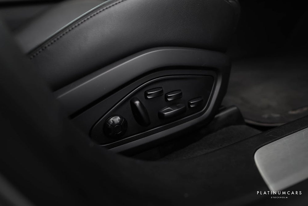 Porsche Taycan 4S Performance / BOSE / 18-vägs / Pano / SE SPEC