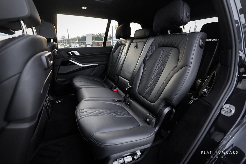 BMW X7 M50i xDrive 530hk / 7-sits / H&K / HUD / Night / Drag