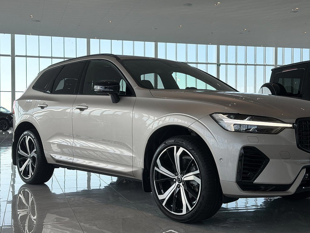 Volvo XC60 T6 Plug-In AWD 350hk / ULTRA DARK / Luftfjädring / B&W
