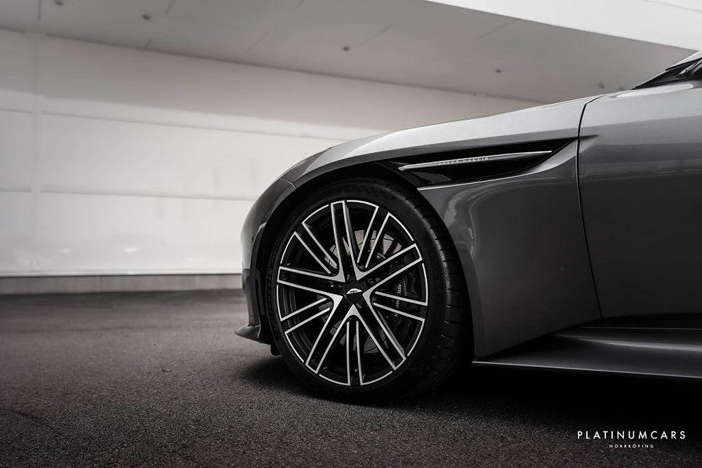 Aston Martin DB12 Coupé 680hk 2025 / "NY BIL" / LEASEBAR