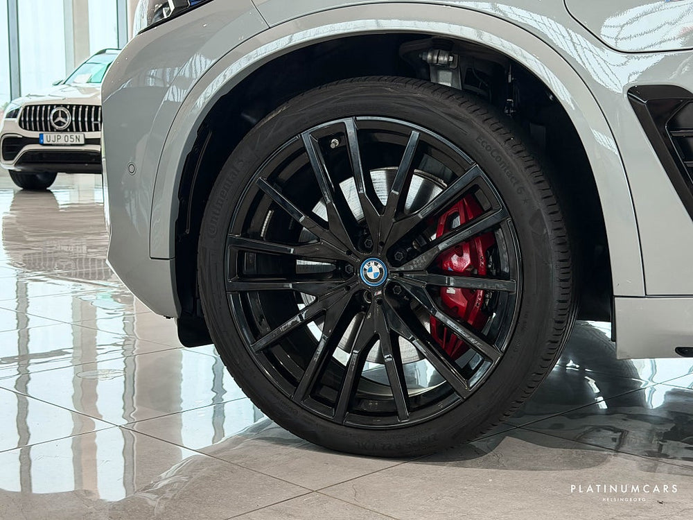 BMW X5 xDrive50e 490hk 2025 / M Sport Pro / Pano / H&K
